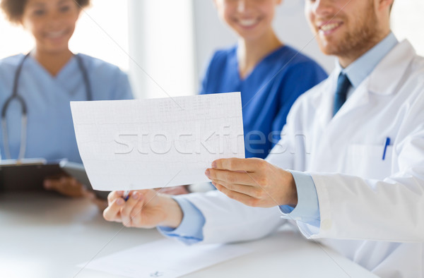 Foto stock: Médicos · cardiograma · hospital · cardiologia · pessoas