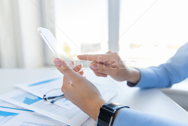 Femeie transparent smartphone afaceri tehnologie Imagine de stoc © dolgachov