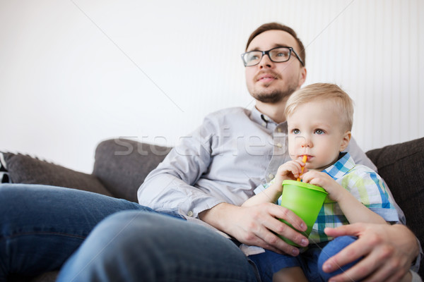 Baba oğul içme fincan ev aile çocukluk Stok fotoğraf © dolgachov