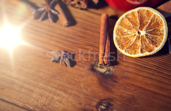 Zimt Anis getrocknet orange Holzbrett Weihnachten Stock foto © dolgachov