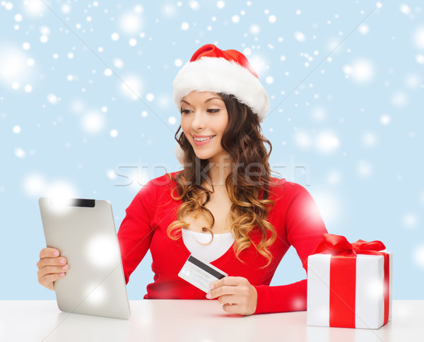 Nő ajándék táblagép hitelkártya karácsony karácsony Stock fotó © dolgachov