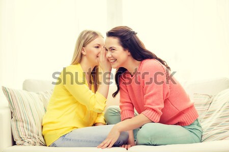 Stock foto: Ein · Mädchen · ein · anderer · Geheimnis · Freundschaft · Klatsch · Glück