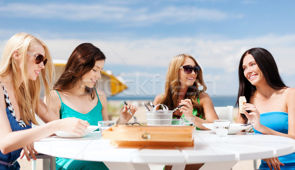 Foto stock: Meninas · café · praia · verão · férias · férias