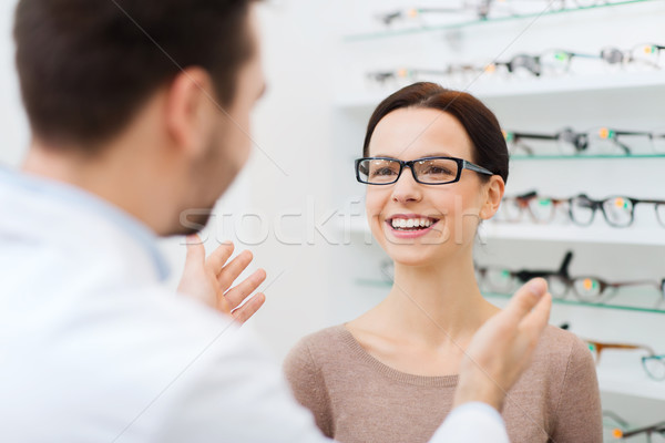Stock fotó: Optikus · nő · szemüveg · optika · bolt · egészségügy