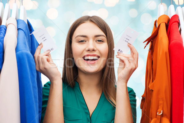 Boldog nő vásár címkék ruházat ruhásszekrény Stock fotó © dolgachov