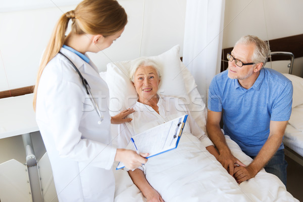 [[stock_photo]]: Supérieurs · femme · médecin · presse-papiers · hôpital · médecine