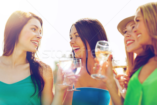 Foto stock: Meninas · champanhe · óculos · verão · férias · férias