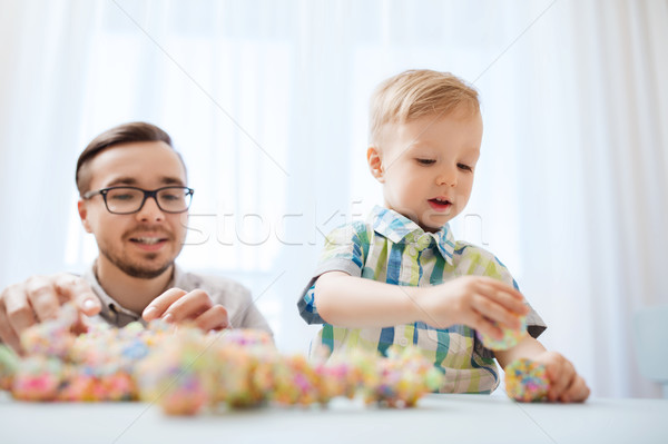 отцом сына играет мяча глина домой семьи Сток-фото © dolgachov