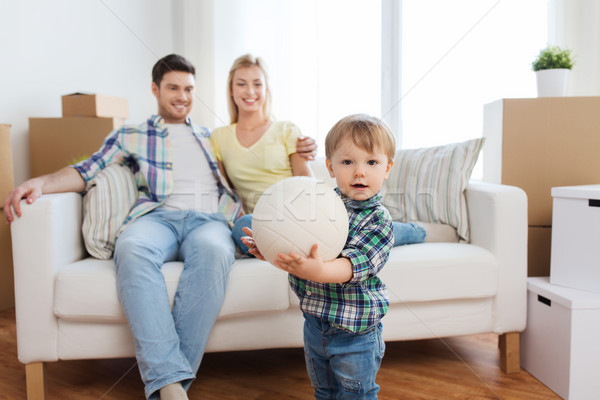 Stock fotó: Boldog · kicsi · fiú · labda · szülők · otthon