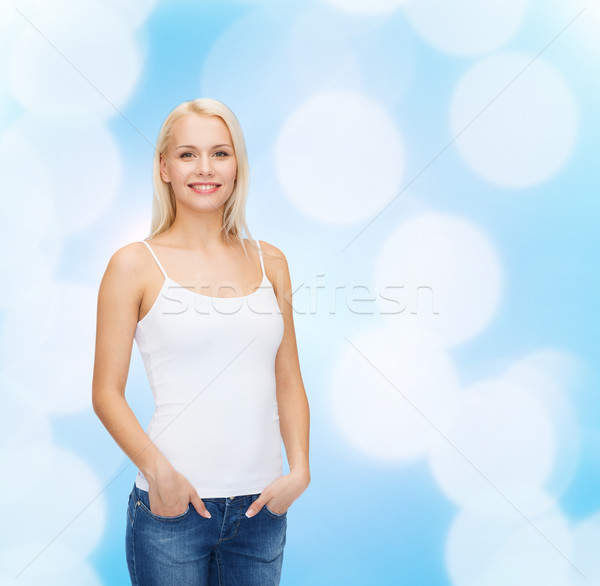 [[stock_photo]]: Femme · souriante · blanche · tshirt · design · réservoir · haut