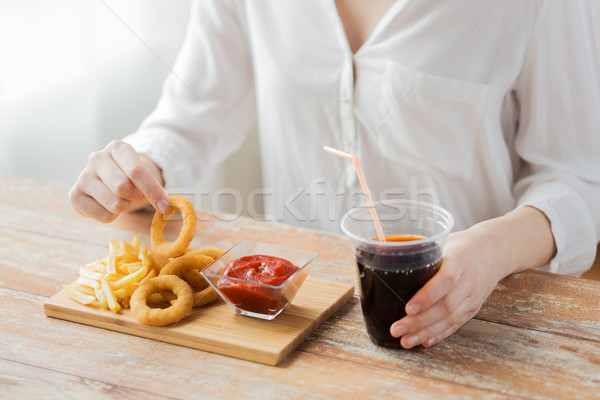 Stock fotó: Közelkép · nő · harapnivalók · gyorsételek · emberek · egészségtelen · étkezés