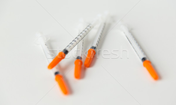 關閉 胰島素 表 醫藥 糖尿病 商業照片 © dolgachov