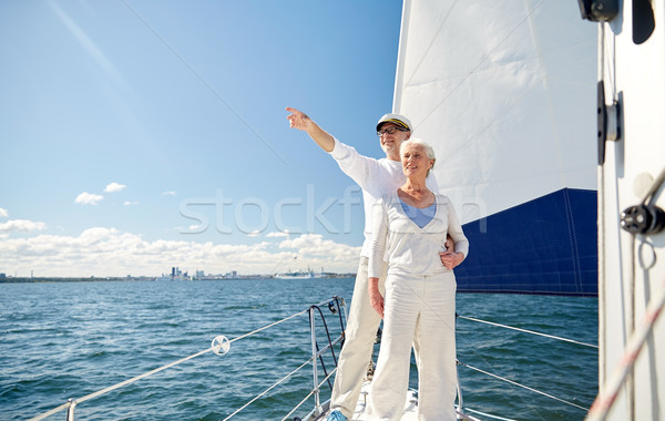 Foto stock: Pareja · de · ancianos · vela · barco · yate · mar · edad