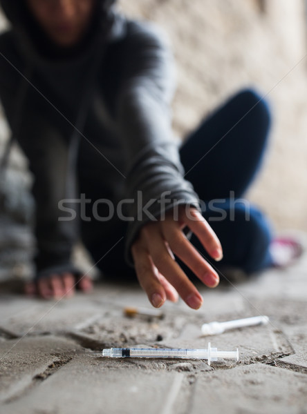 Viciado mulher droga Foto stock © dolgachov