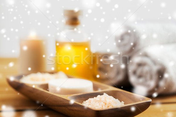 Zeep zout houten kom Stockfoto © dolgachov