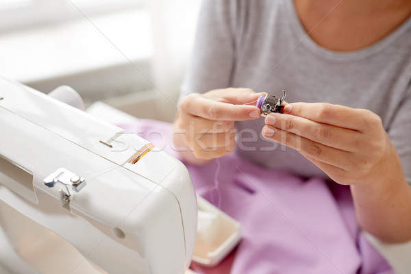 Foto stock: Sastre · mujer · carrete · la · máquina · de · coser · personas · costura