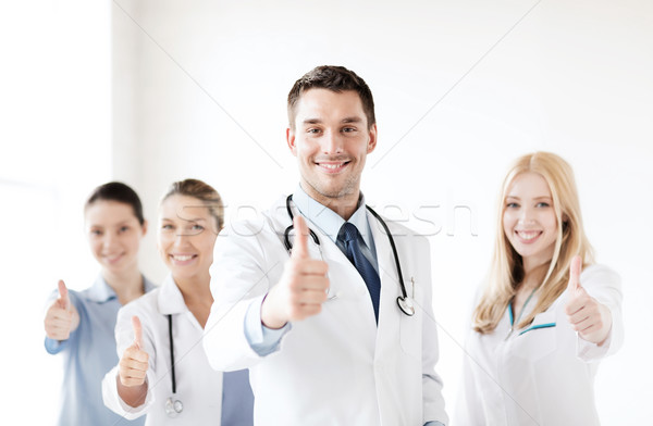 [[stock_photo]]: Professionnels · jeunes · équipe · groupe · médecins · santé