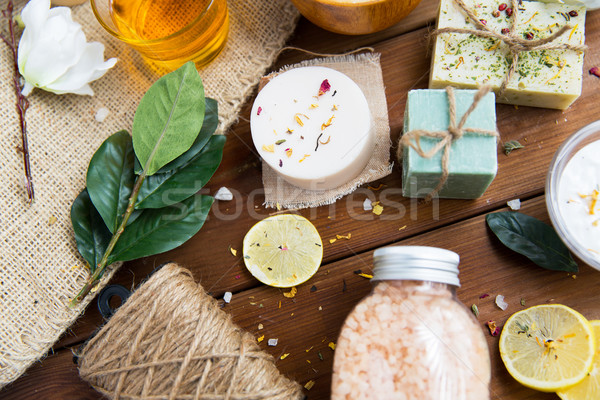 Közelkép test törődés kozmetikai termékek fa Stock fotó © dolgachov
