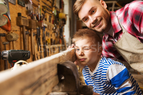 Vater wenig Sohn Holz Planke Workshop Stock foto © dolgachov