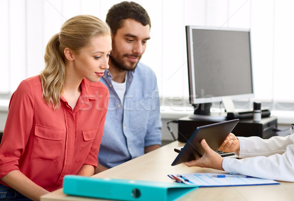 [[stock_photo]]: Couple · médecin · famille · planification · clinique · médecine