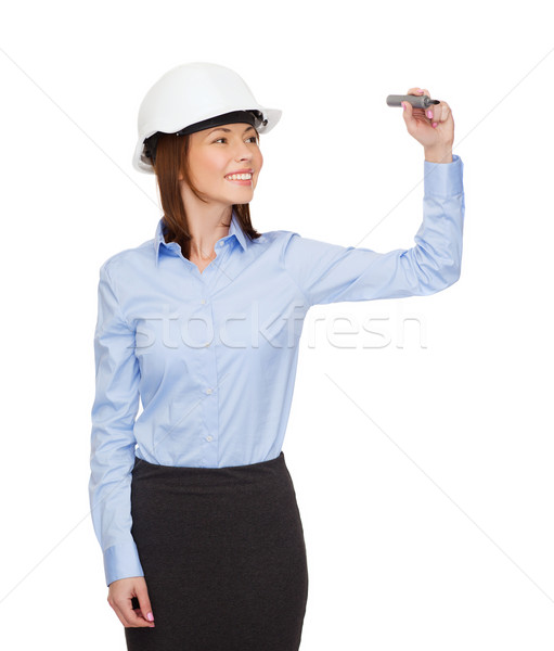 [[stock_photo]]: Femme · d'affaires · casque · écrit · écran · bâtiment