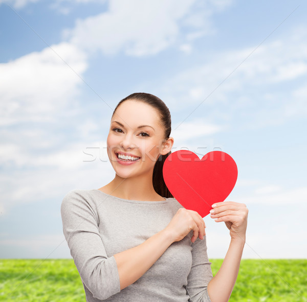 Foto d'archivio: Sorridere · asian · donna · rosso · cuore · felicità