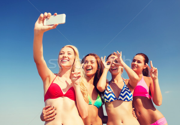 Stock fotó: Csoport · mosolyog · nők · készít · tengerpart · nyári · vakáció