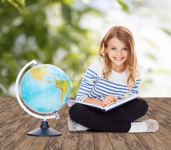 Fille monde livre éducation géographie enfance [[stock_photo]] © dolgachov