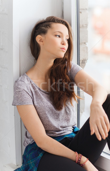 Stock foto: Traurig · ziemlich · Sitzung · Fensterbank · Menschen