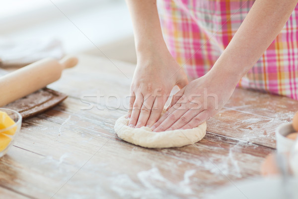 Közelkép női kezek dagasztás otthoni főzés otthon Stock fotó © dolgachov