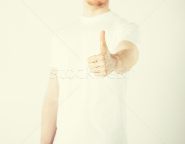 Férfi mutat remek közelkép kéz felirat Stock fotó © dolgachov