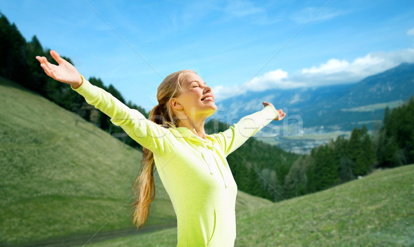 [[stock_photo]]: Heureux · femme · soleil · liberté