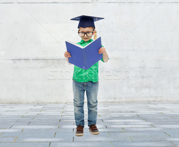 ストックフォト: 学士 · 帽子 · 眼鏡 · 幼年 · 学校