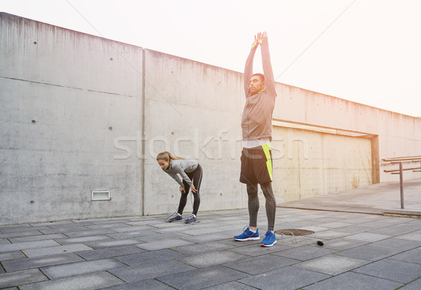 Zmęczony para wykonywania fitness sportu Zdjęcia stock © dolgachov