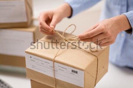 Férfi szavazás szavazócédula doboz választás szavazás Stock fotó © dolgachov