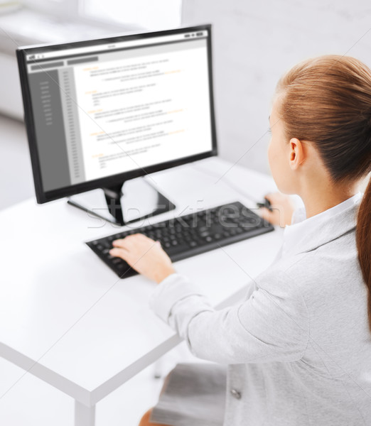 女實業家 編碼 計算機 辦公室 商界人士 技術 商業照片 © dolgachov