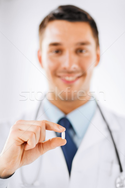 Lekarza pigułki szpitala opieki zdrowotnej medycznych człowiek Zdjęcia stock © dolgachov
