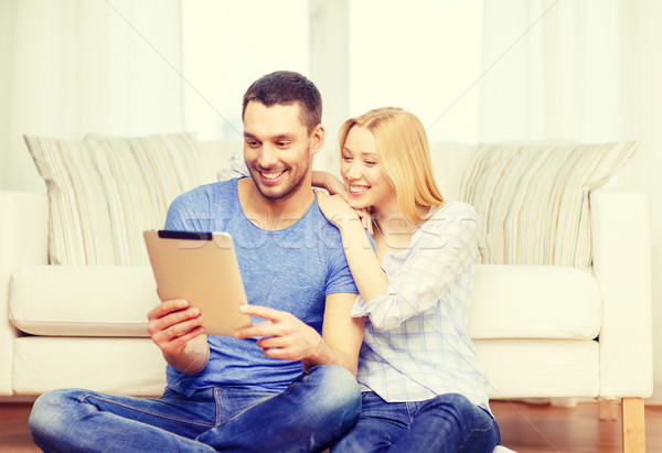 Sonriendo feliz Pareja casa amor Foto stock © dolgachov