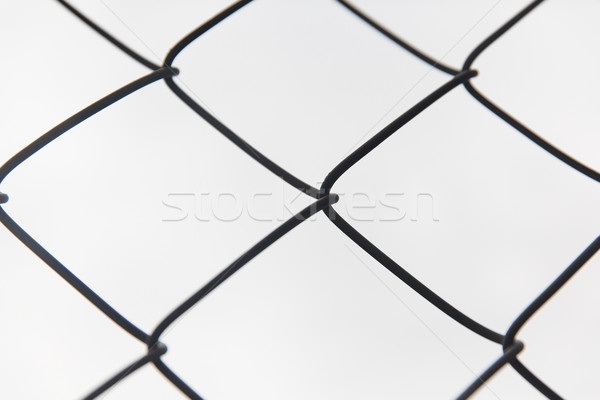 關閉 籬笆 灰色 天空 囚禁 商業照片 © dolgachov