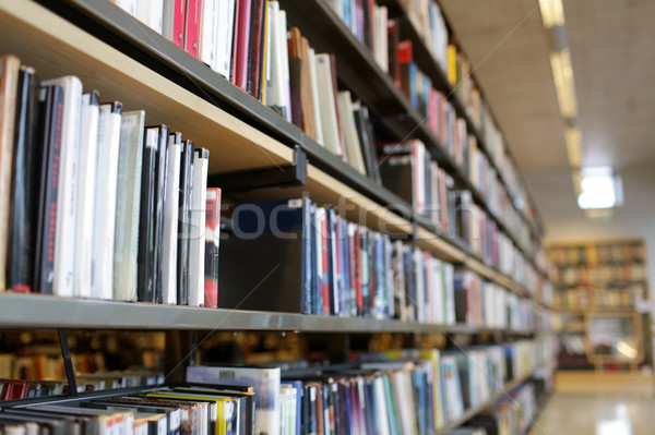 Stockfoto: Boekenkasten · boeken · school · bibliotheek · onderwijs · literatuur