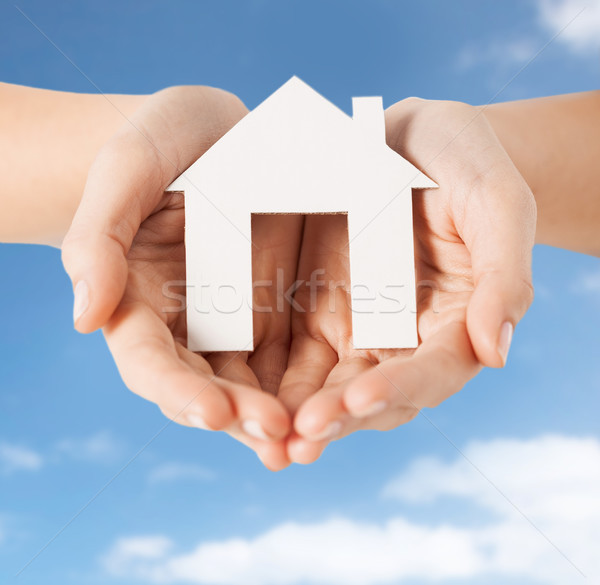 Handen papier huis mensen Stockfoto © dolgachov
