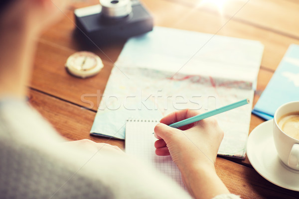 Stockfoto: Reiziger · handen · notepad · potlood · vakantie