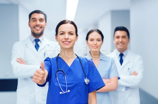 Artsen ziekenhuis tonen beroep mensen Stockfoto © dolgachov