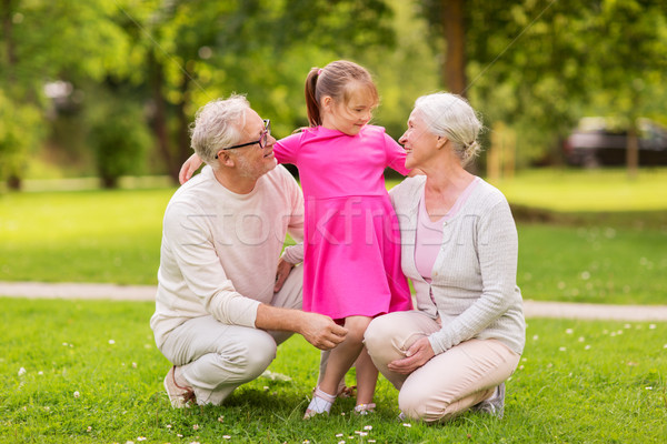 Senior grootouders kleindochter park familie generatie Stockfoto © dolgachov