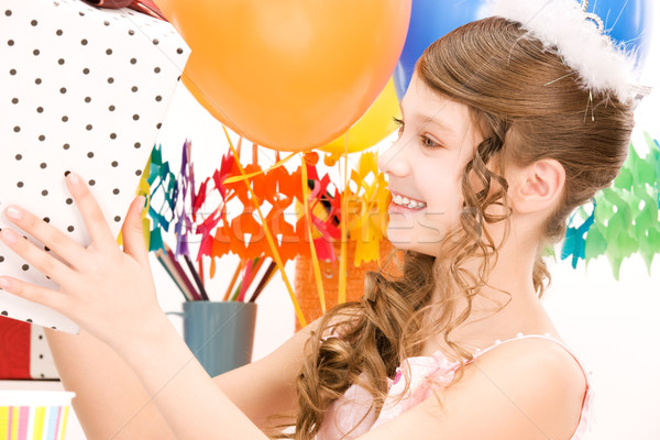 Stock foto: Party · Mädchen · Ballons · Geschenkbox · glücklich · Feld