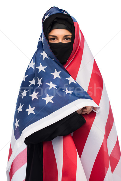 Moslim vrouw hijab Amerikaanse vlag immigratie mensen Stockfoto © dolgachov