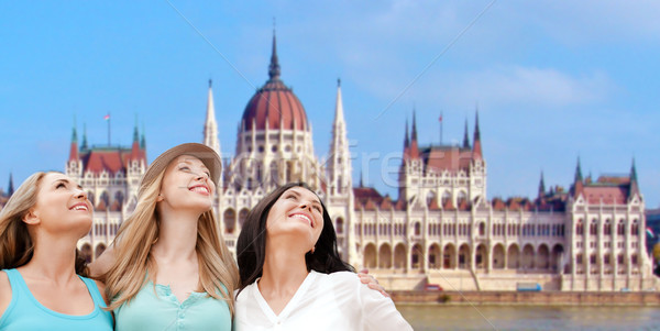 Foto stock: Feliz · mulheres · casa · parlamento · Budapeste · viajar