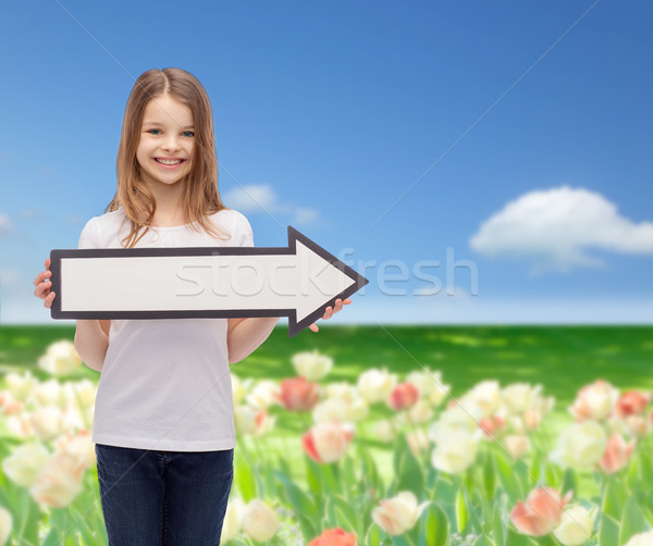 Foto stock: Sorridente · menina · seta · indicação · direito · publicidade