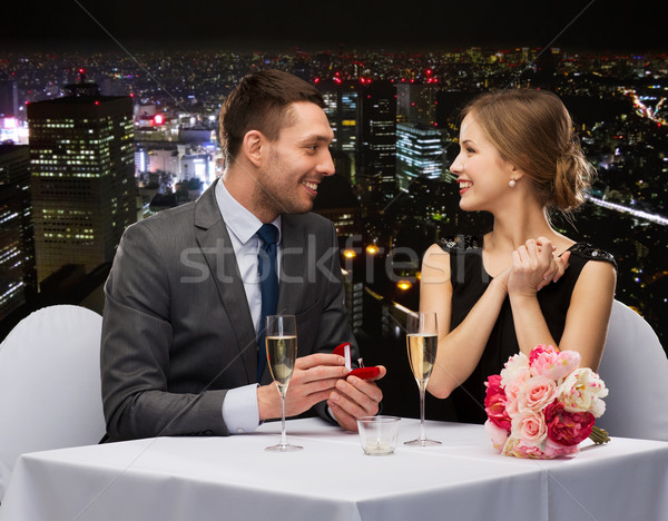 Foto stock: Homem · namorada · restaurante · casal · férias · sorridente