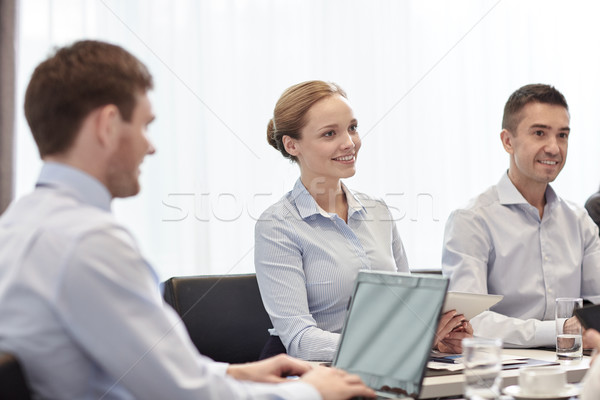 Сток-фото: улыбаясь · деловые · люди · служба · технологий · бизнес-команды